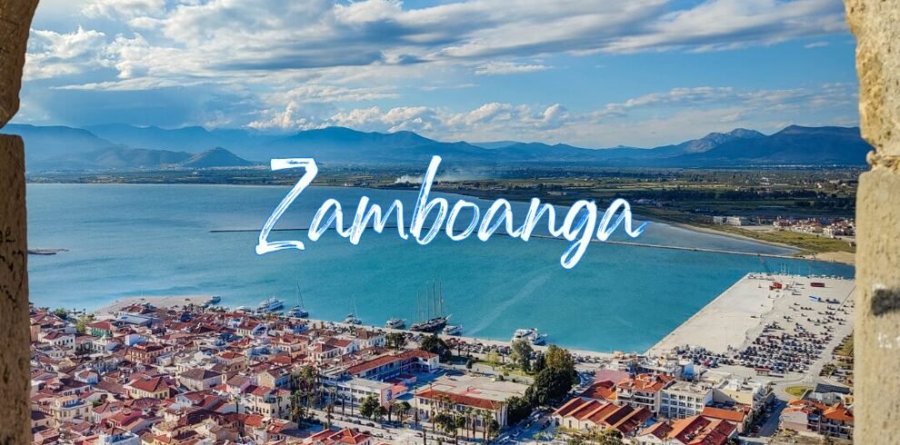 Red and White Christmas Sale Instagram Post (11)