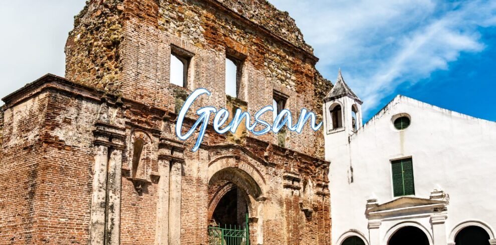 Red and White Christmas Sale Instagram Post (9)